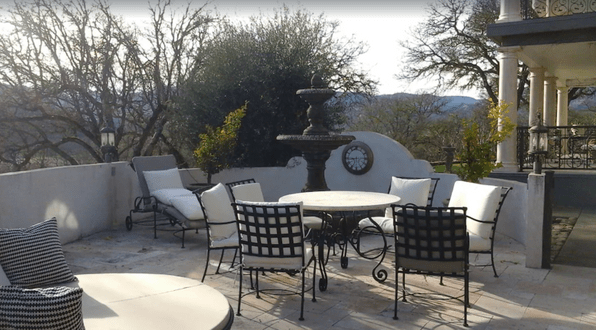 Dine Table in Tuscany Villa