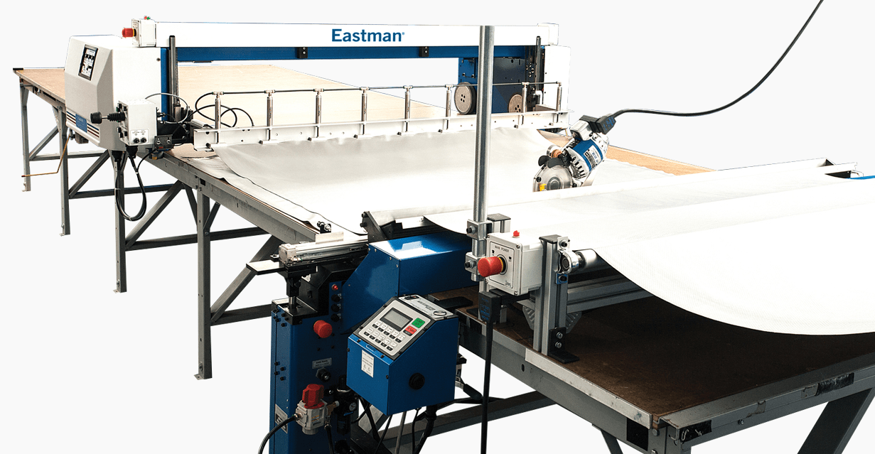 EASTMAN Blue Jay Spread - End Cutting
The Blue Jay system requires only one operator to spread and cut full rolls of material with the simple press of a button.