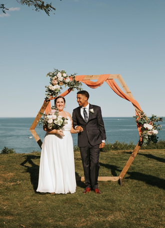 Justin and Samantha ties the knot in the beautiful area of Plymouth where her family spent much of their summers.