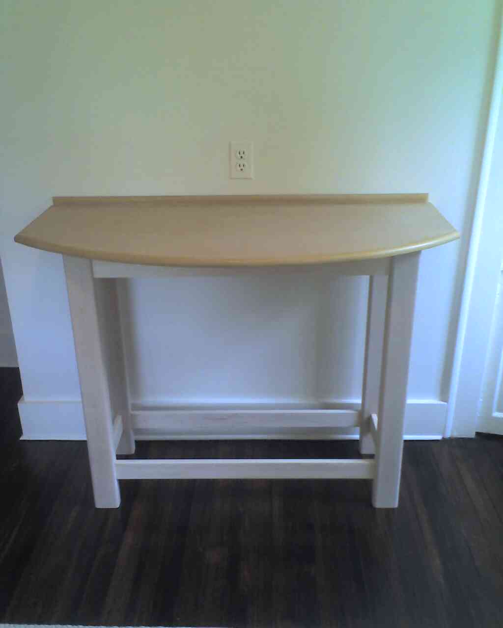 CUSTOM TABLES BUILT FOR YOUR NEEDS MANY DESIGNS AND STYLES CUSTOM FINISHING COLORS