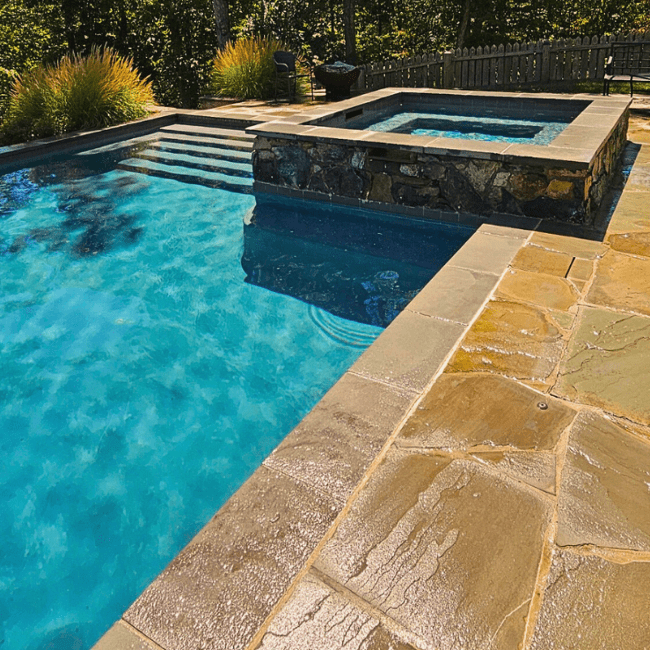 Middleburg, pool with raised stone hot tub