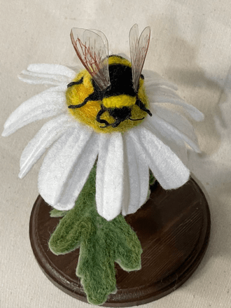 Needle Felted Bumble bee on a Felted Daisey